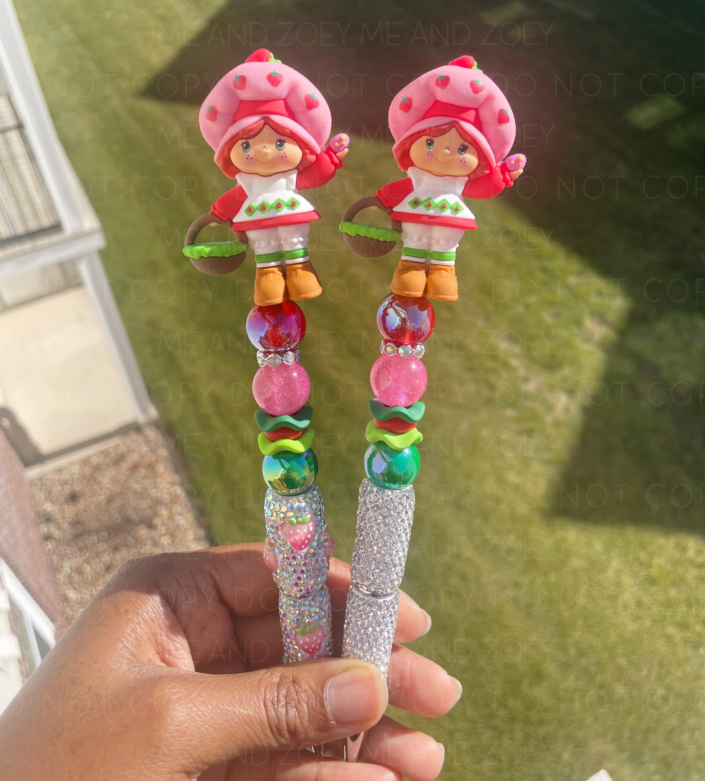 Strawberry Girl Beadable Pens (Includes 1 Refill)