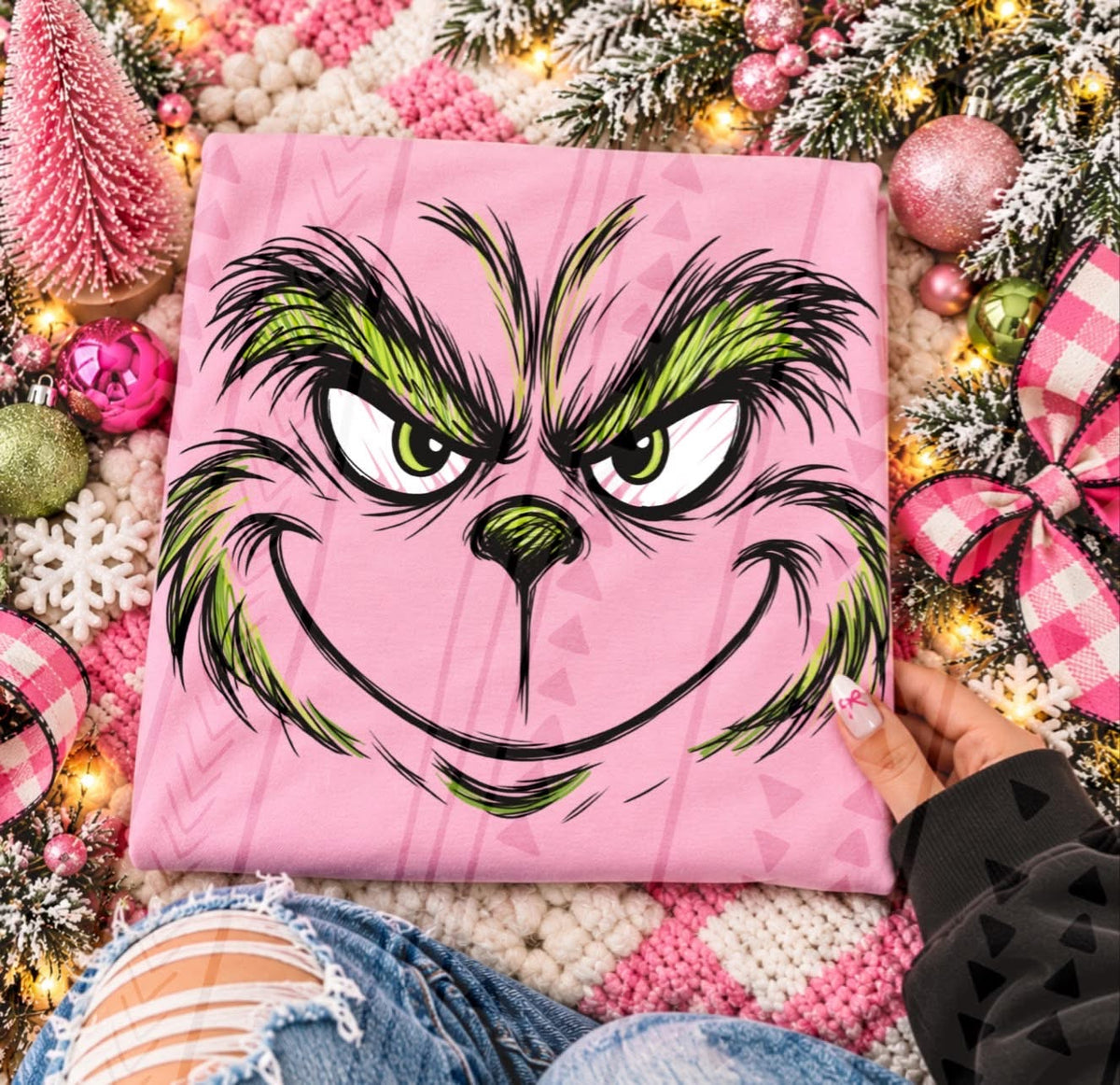 Christmas Graphic Tee - MeAndZoey